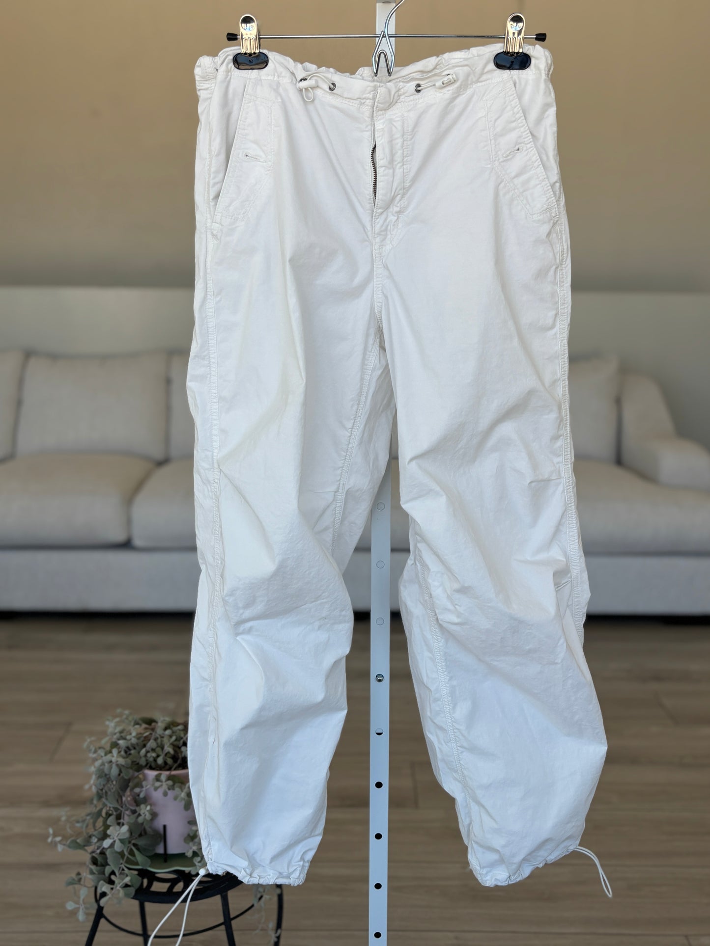 American Eagle white drawstring balloon pants with adjustable waist and ankle ties