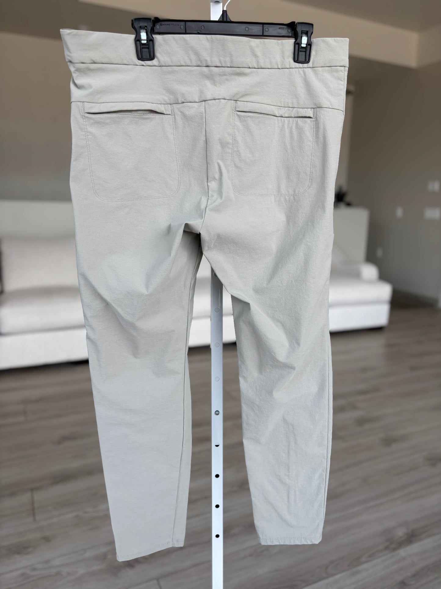 Athleta outdoor ready skinny pants in light gray with mesh pocket lining size 16silhouette