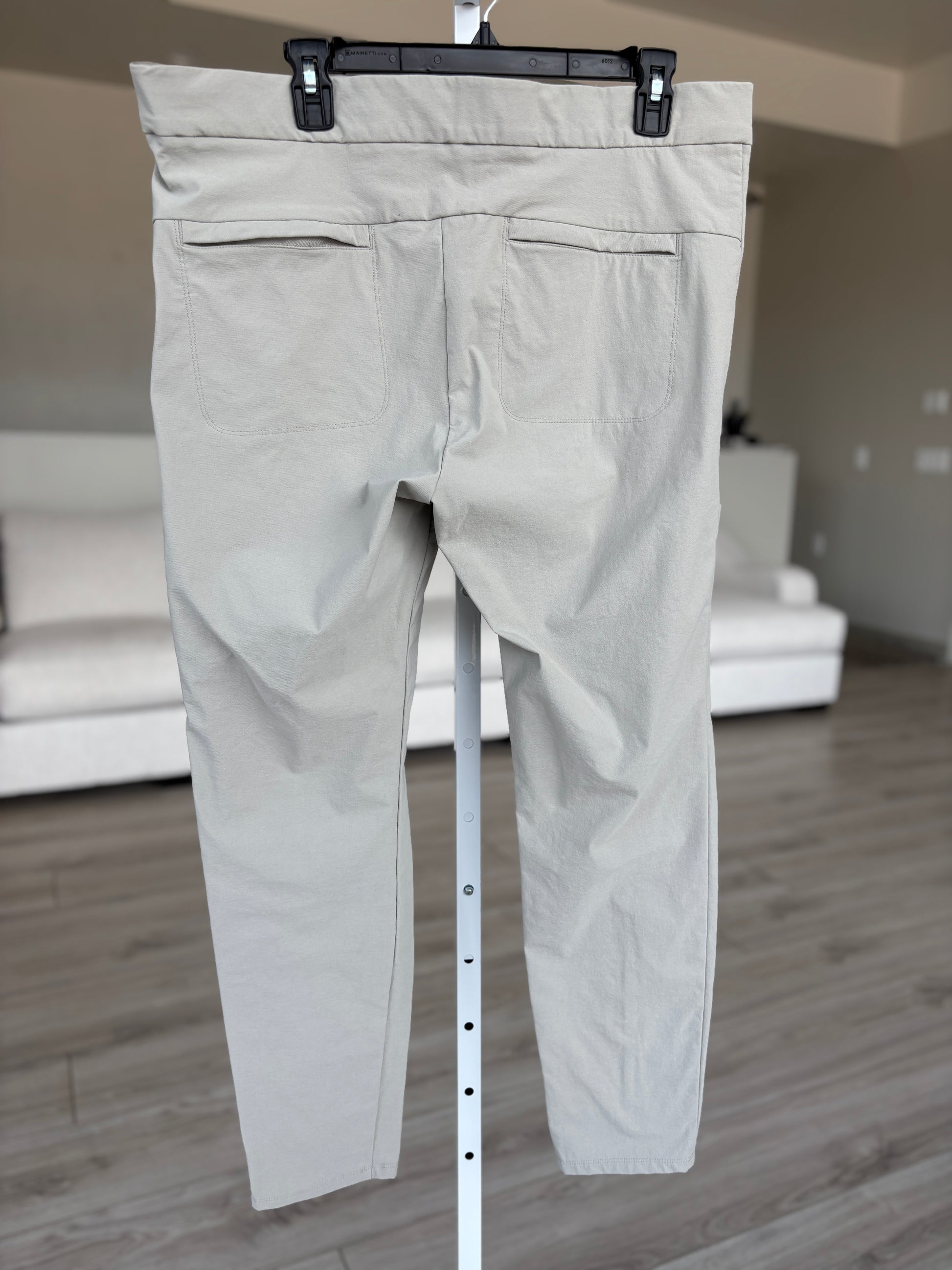 Athleta outdoor ready skinny pants in light gray with mesh pocket lining size 16silhouette