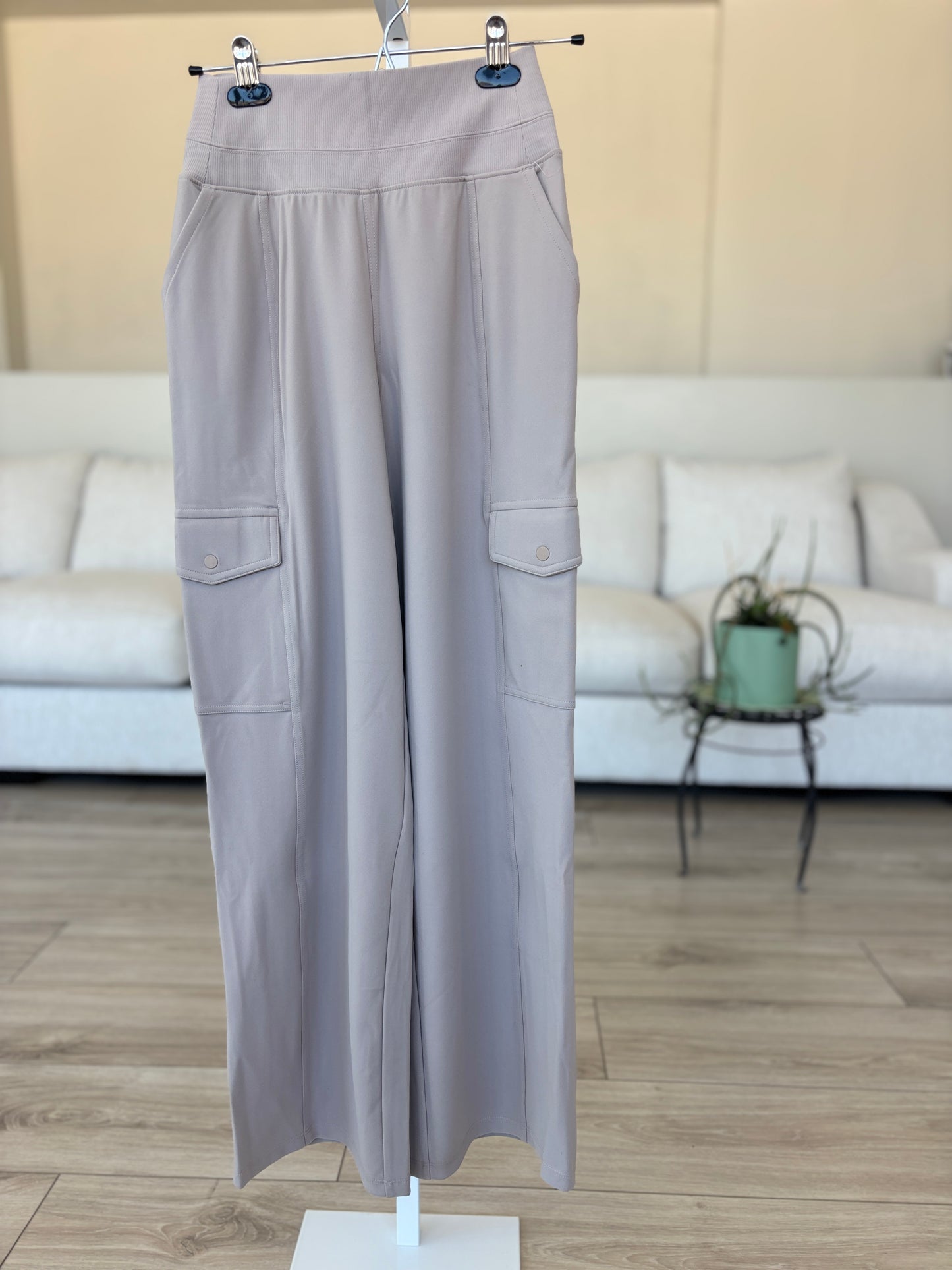 Athleta soft greige cargo wide leg pants size XXS Long styled for elevated athleisure wear