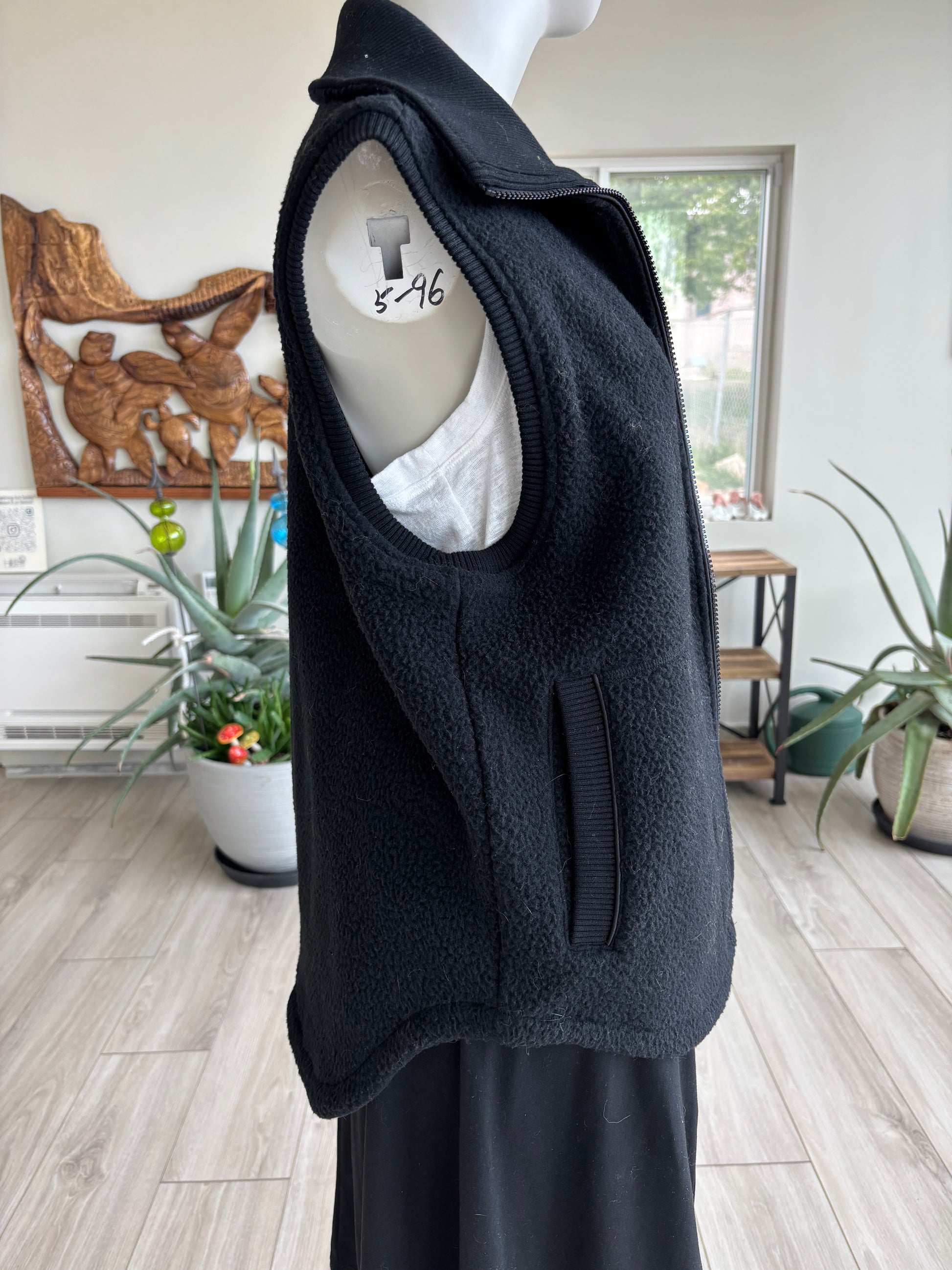 Varley Vest NWT great for layering, soft sherpa texture, Never been worn.