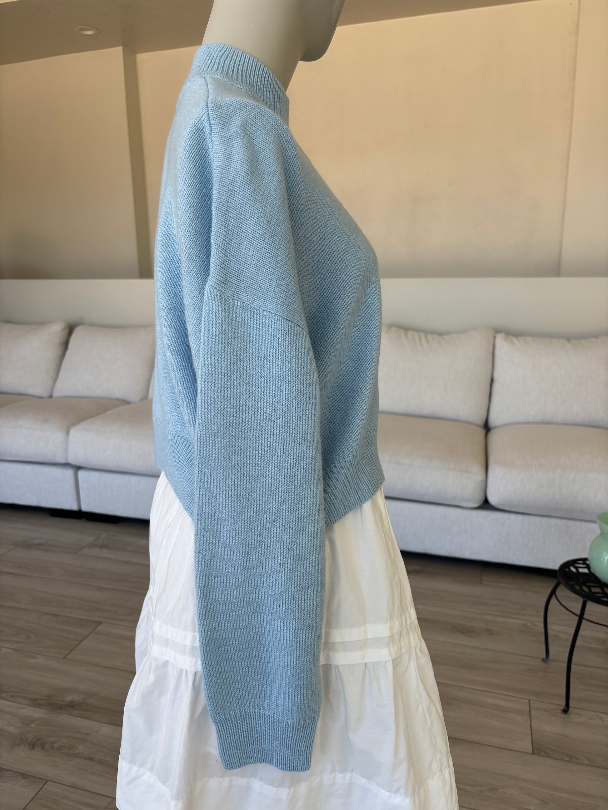 Divided by H&M blue acrylic sweater with cropped length and relaxed fit