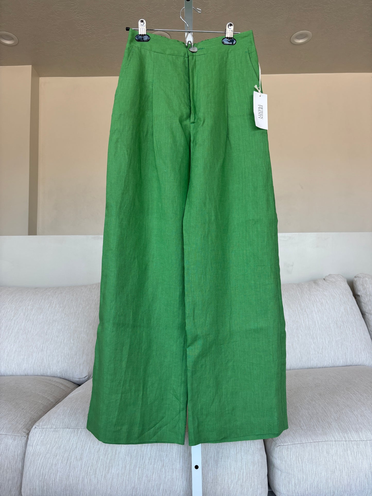 New-with-tags Fifteen Twenty Miles pants crafted from 100% linen in a rich jade green color.