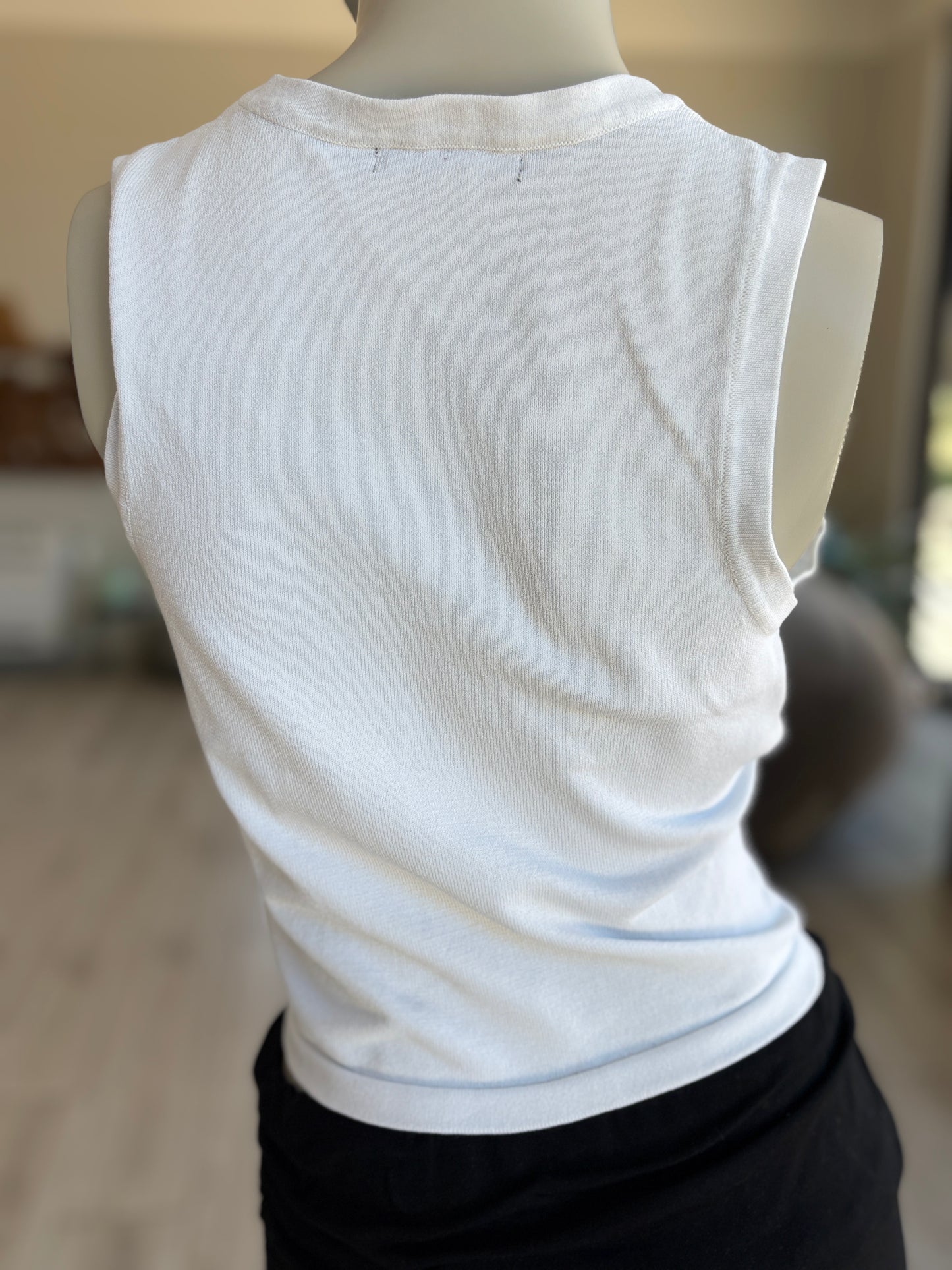 Forever 21 white stretch knit sleeveless top for casual everyday outfits
