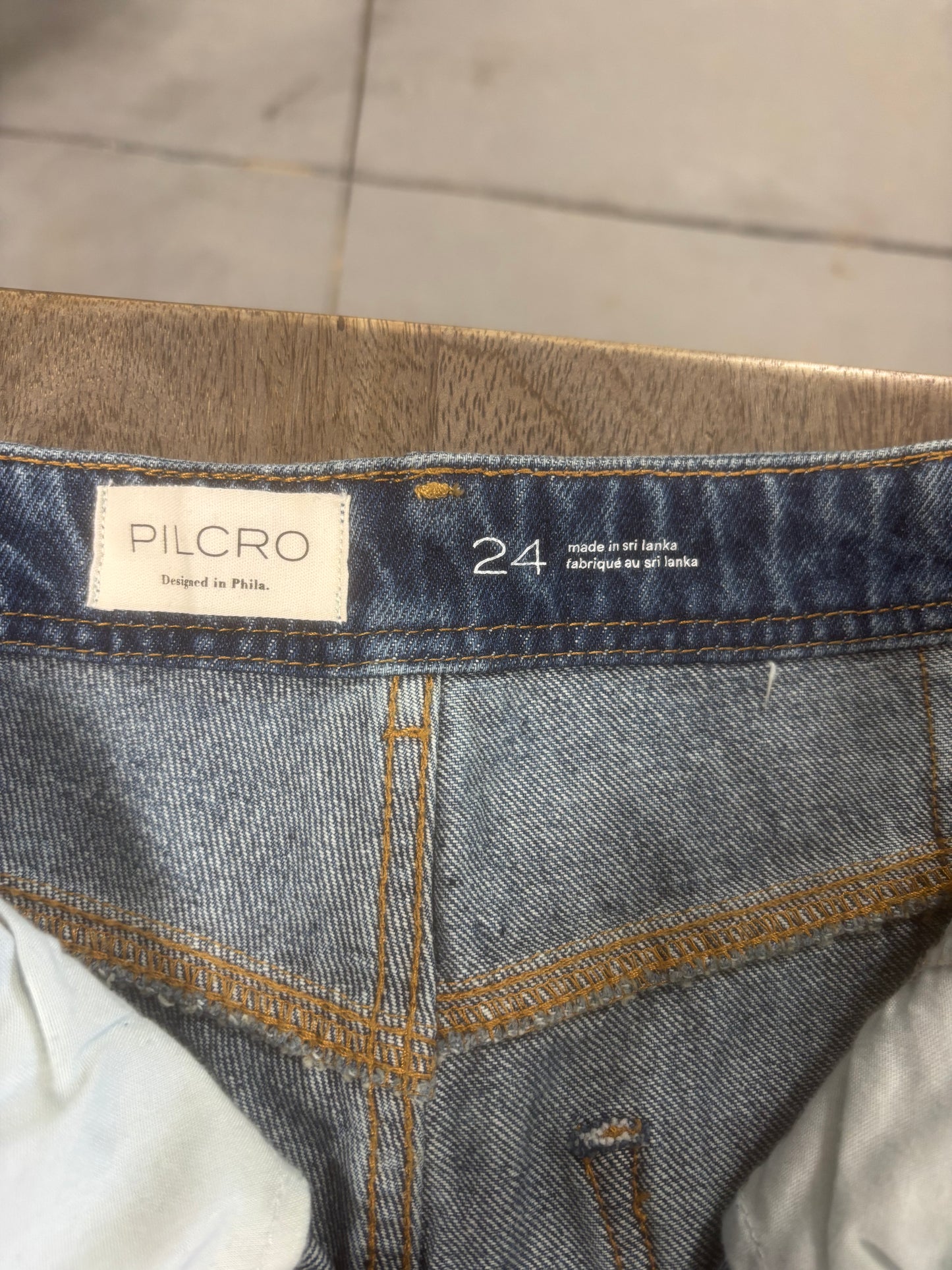 Pilcro - Sparkle Cuffed and Cropped Denim Pants - Size 24 beautiful and fun pants.