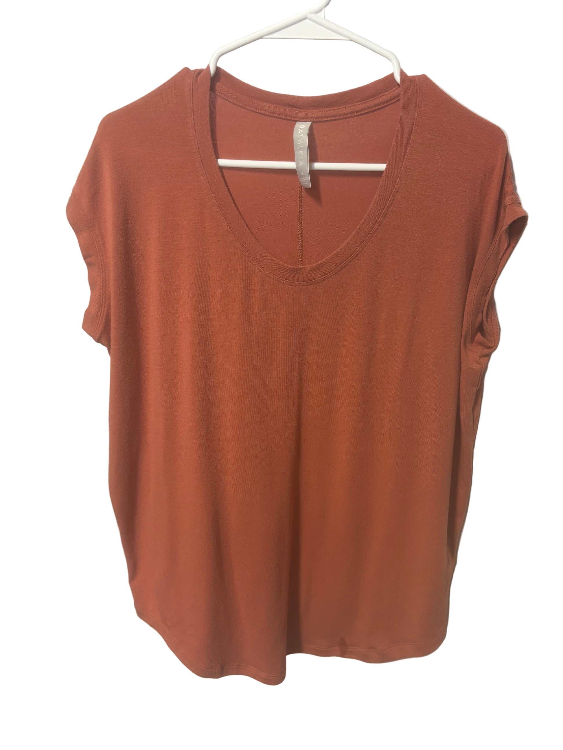 Athleta - Terracotta/Melon Short Sleeve T-Shirt - Size S.  Beautiful color - feels good