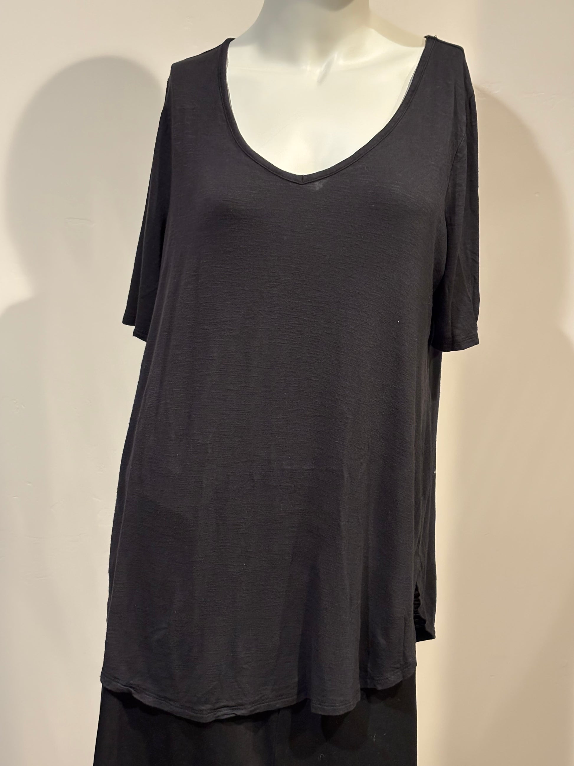 24/7 Maurices - Black Short Sleeve T-Shirt - Size L - front view, flattering 