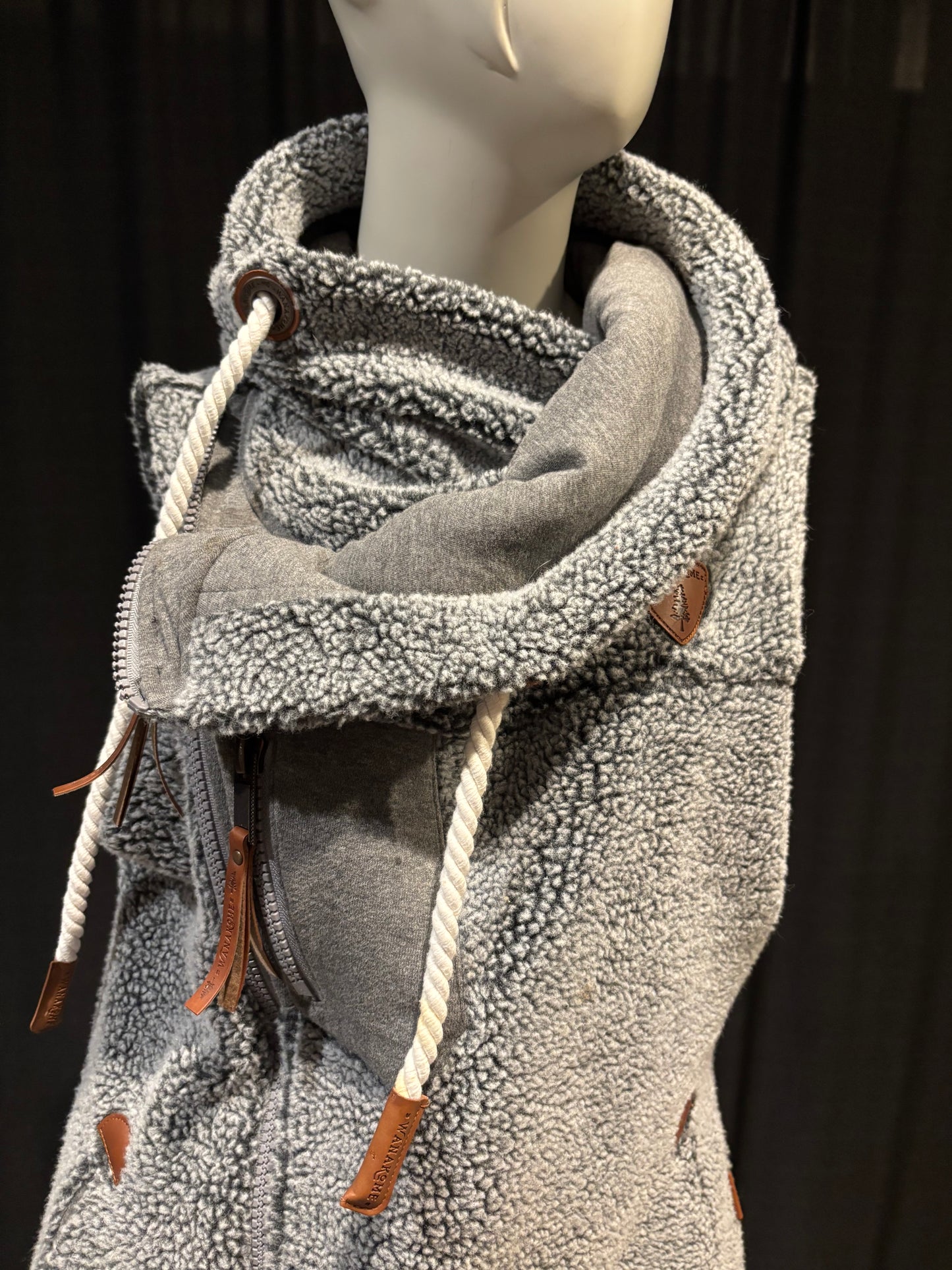 Wanakome Sherpa Vest With Leather Details  Asymmetrical Zip Grey Size M