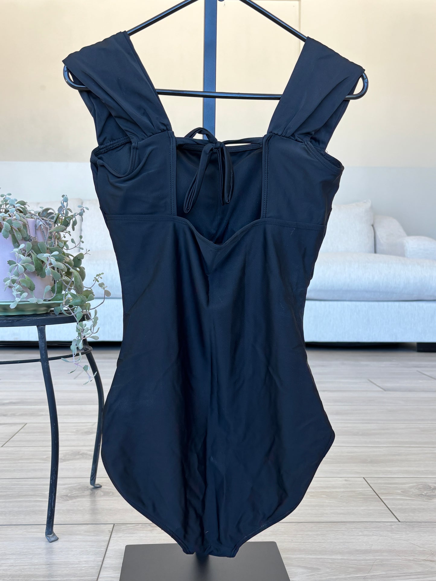 Janela Bay black one piece swimwear with classic leg opening