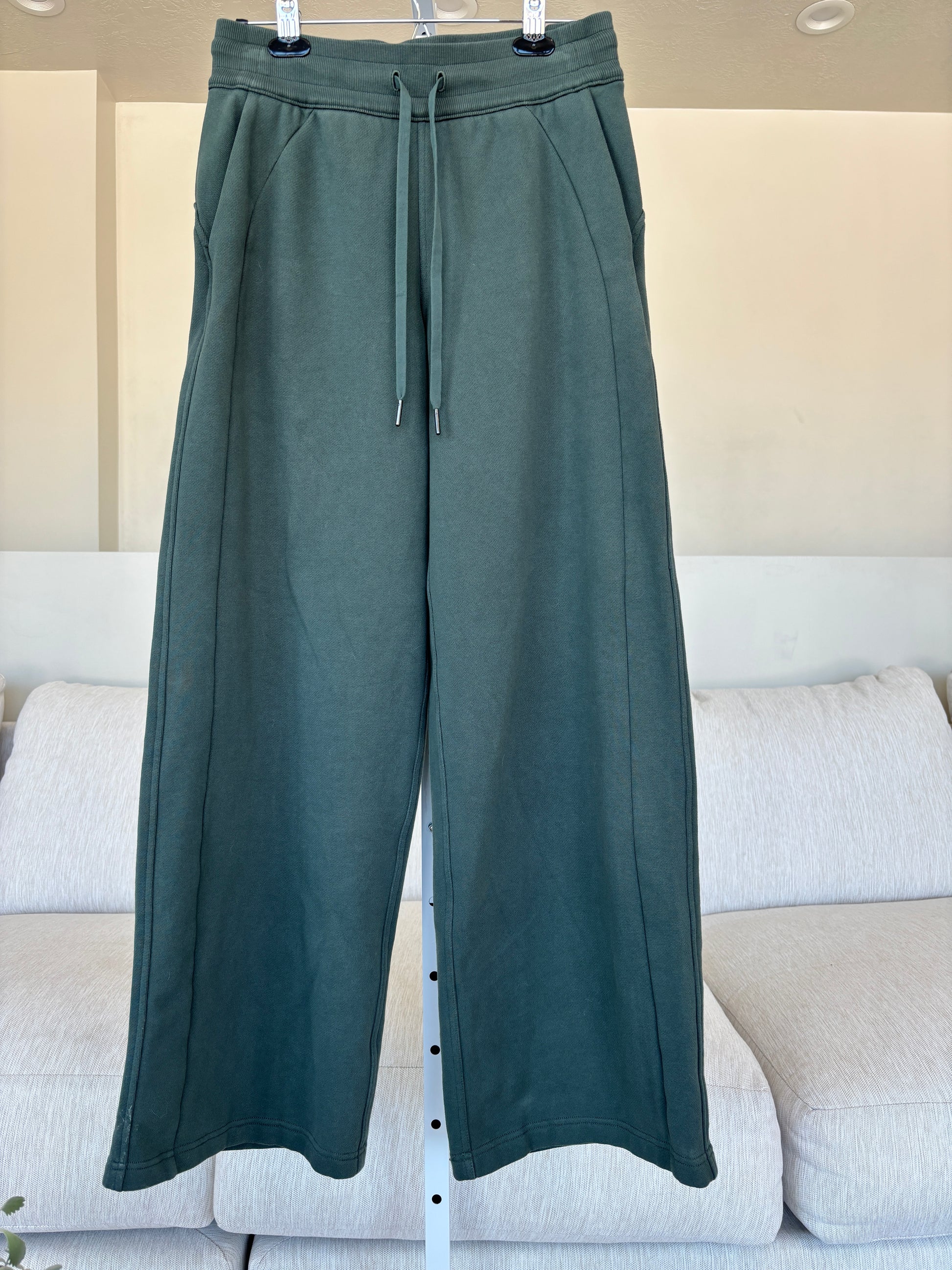 Lululemon relaxed wide-leg sweatpants with side-entry front pockets