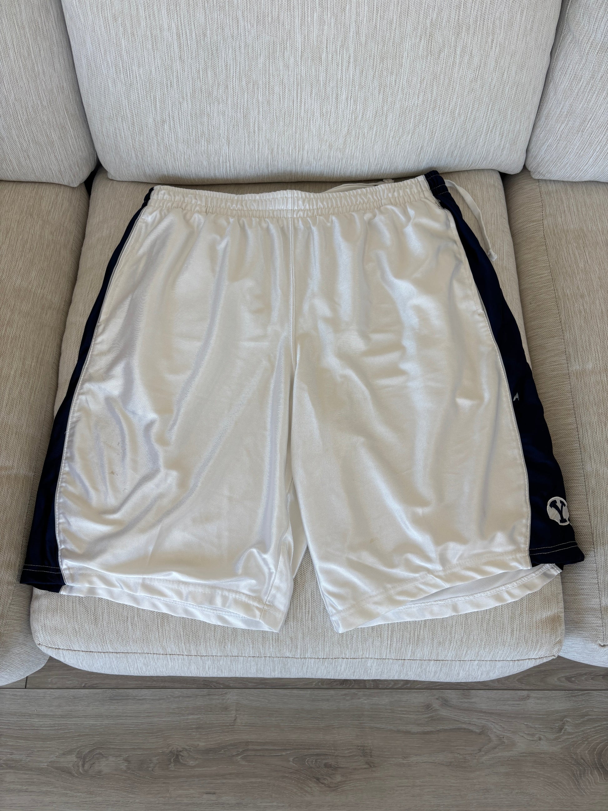 Men’s college fanwear shorts BYU Cougars white blue size XL