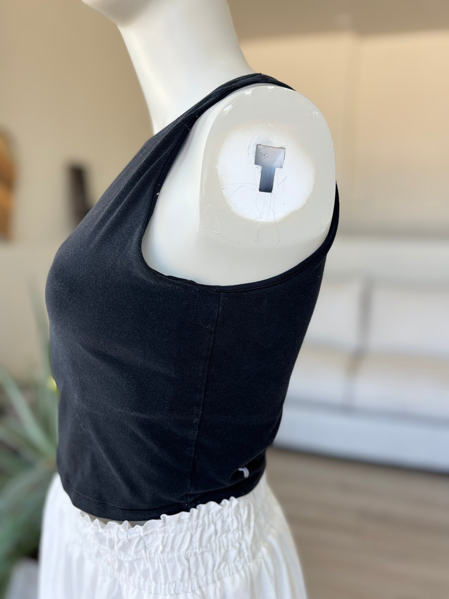 Old Navy Active size medium black tank top for yoga stretching and everyday wear