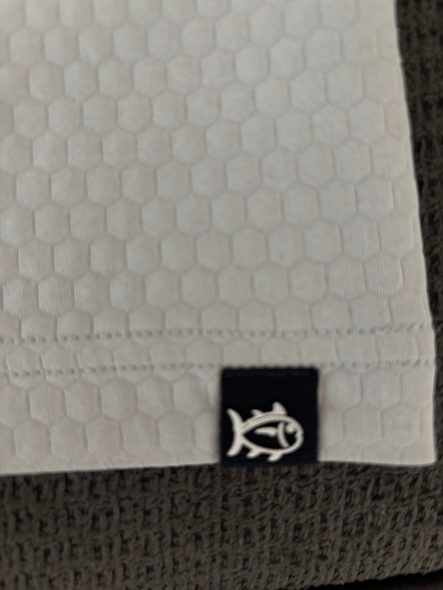 Sothern Tide Excellent condition waffle knit with a quilted feel.  Double seem construction, high quality.