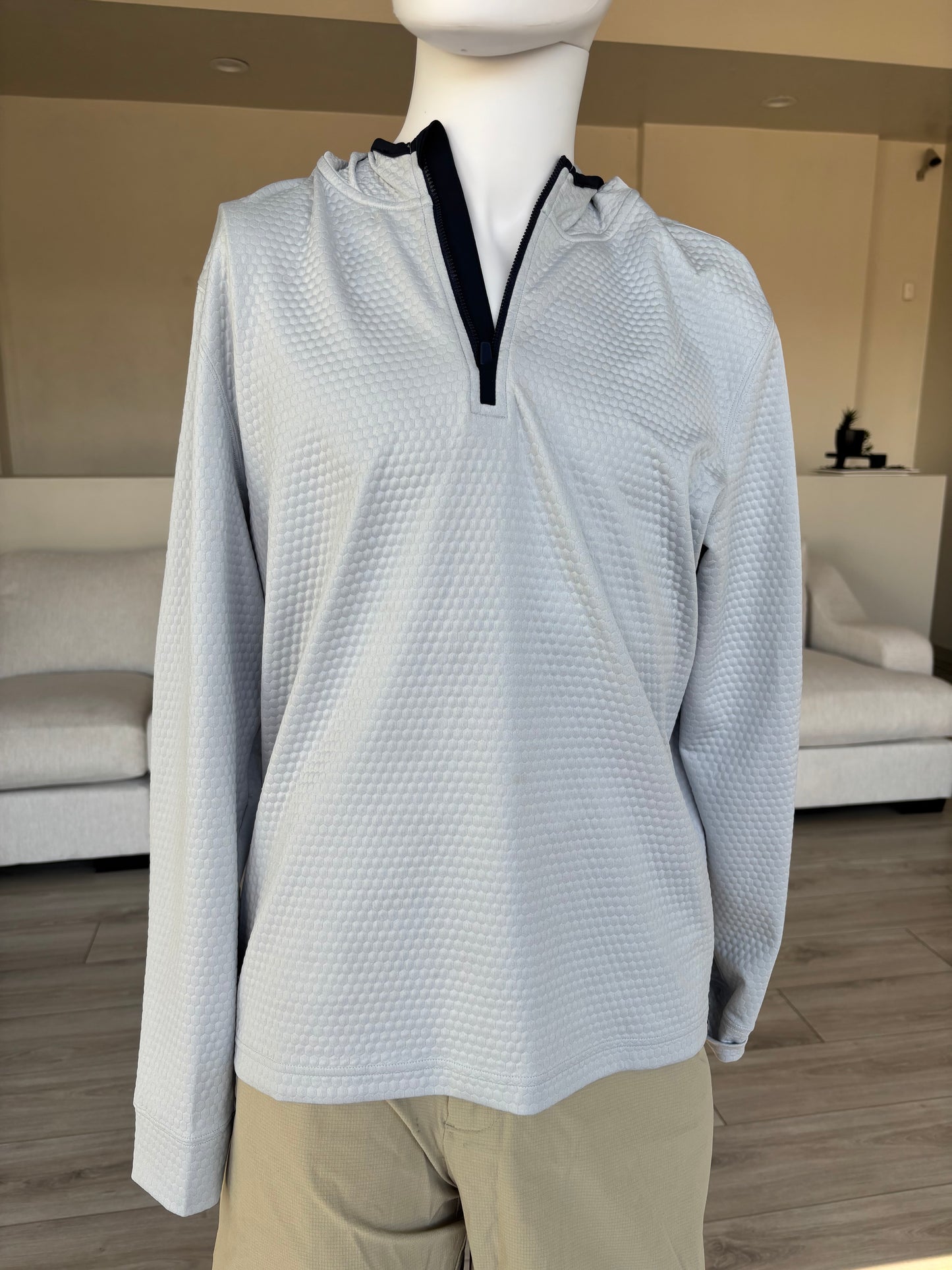 Light Grey Southern Tide, Pre-loved 1/2 zip top for sports or casual wear.  Comfortable. Good Stretch.