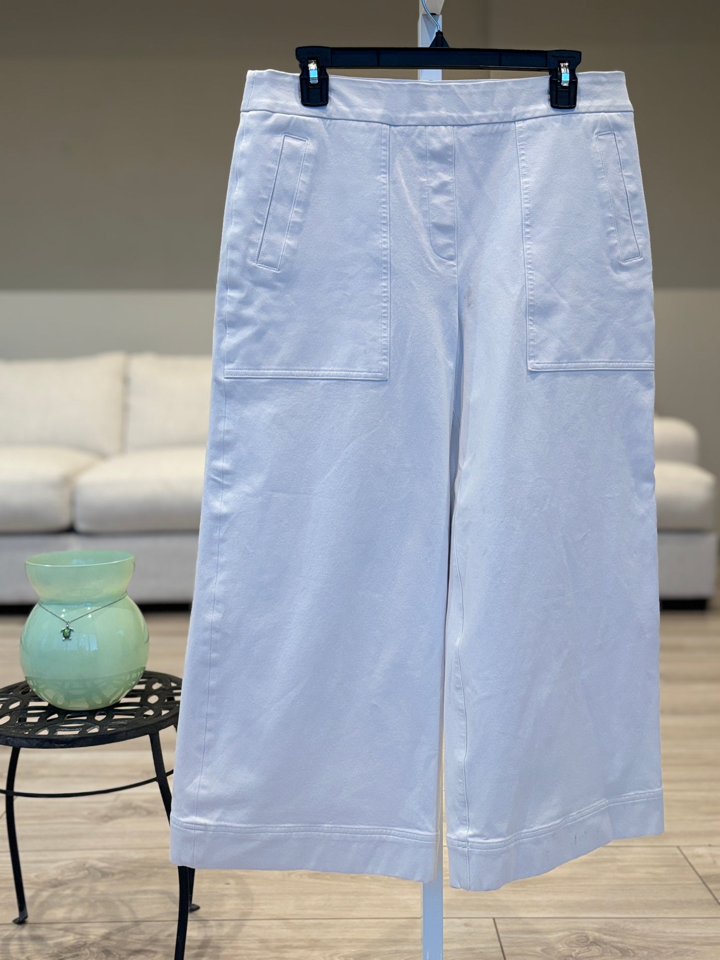 Spanx white elastic waist pants size large with square pockets and cropped straight leg