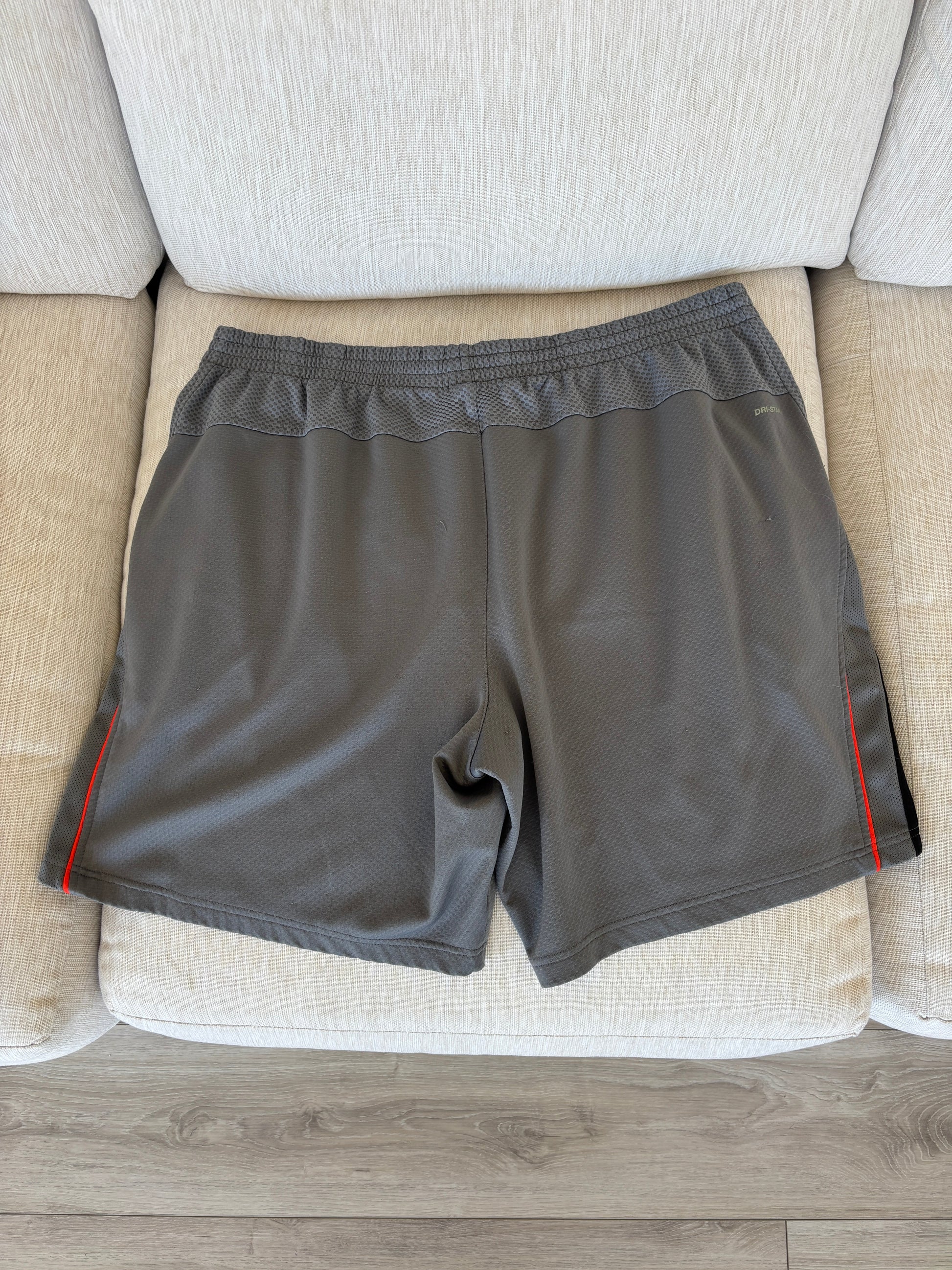 Men’s gray Starter sport shorts with roomy leg opening size 2XL