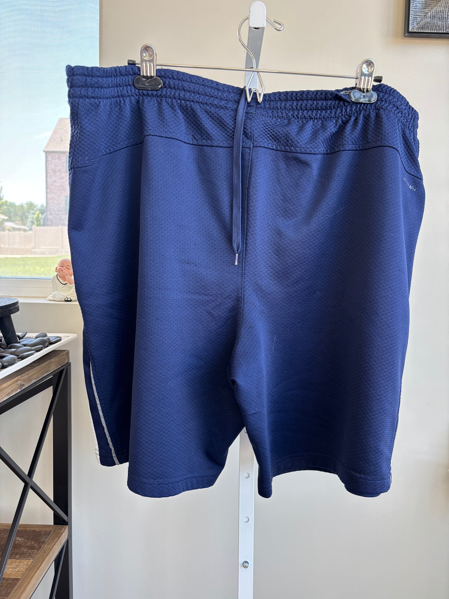 Starter men’s 40 to 42 waist athletic shorts in navy blue