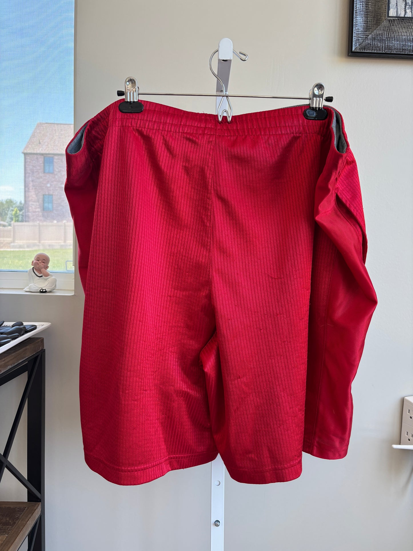 Starter men’s red workout shorts with cinch tie drawstring size 2XL