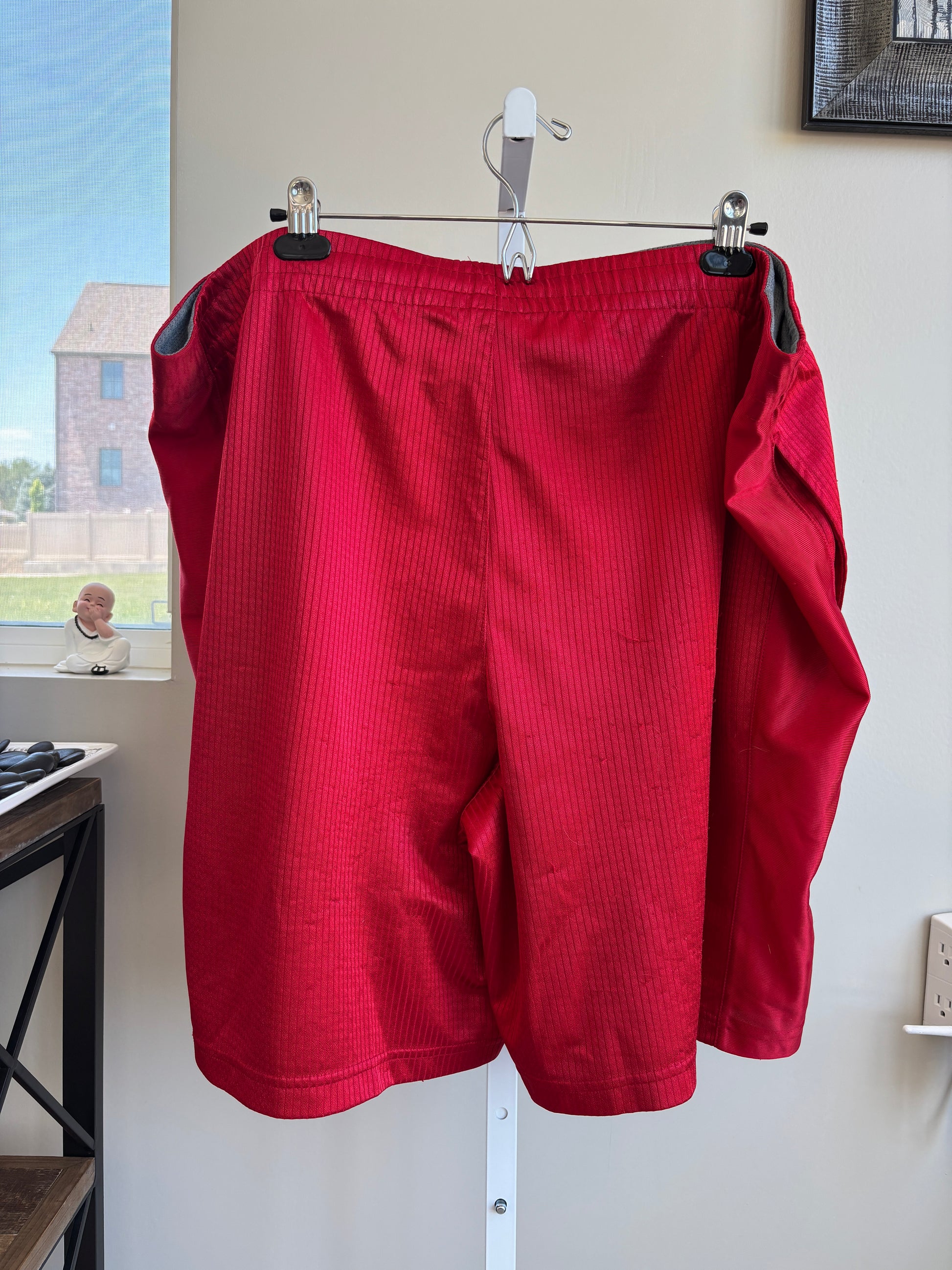 Starter men’s red workout shorts with cinch tie drawstring size 2XL