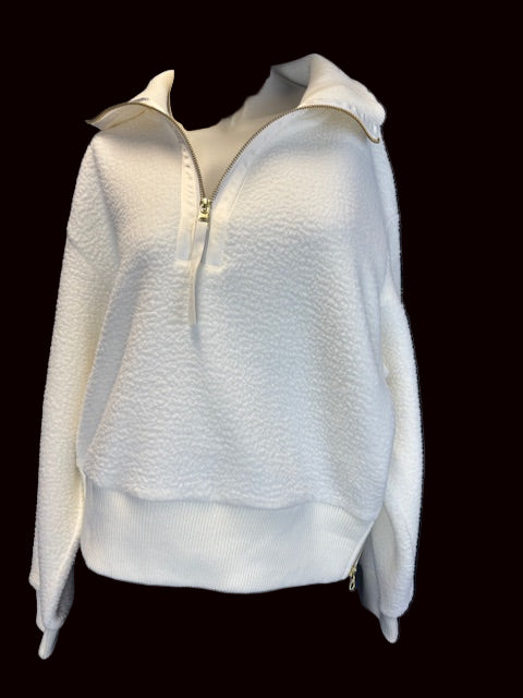 Varley Roselle Cozy Couture 1/2 zip sherpa showing true color and fit details