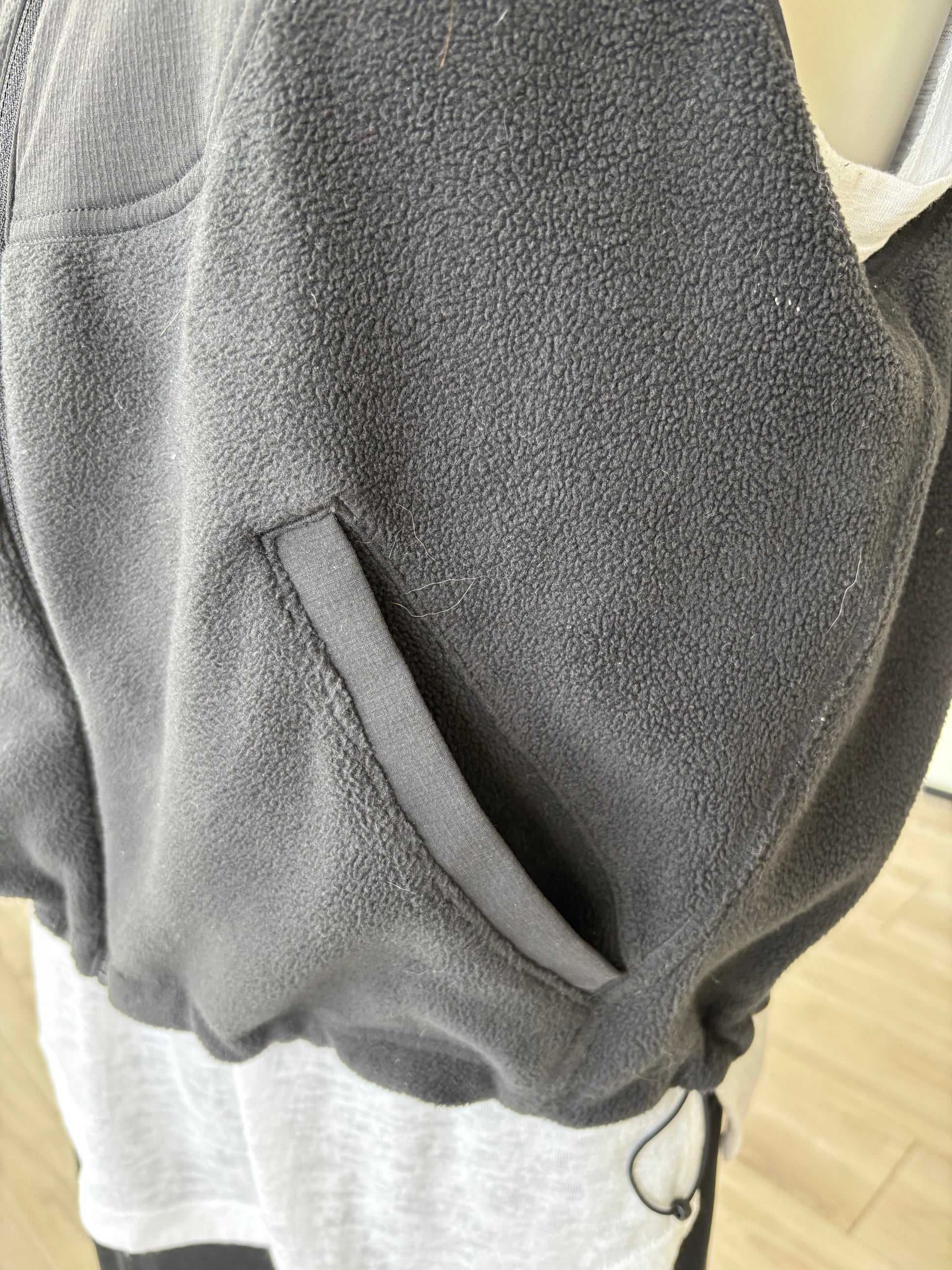 cozy women’s black fleece vest layered outfit for fall and winter soft plush fabric lululemon size 6